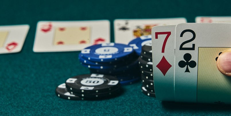 Giải thích chi tiết Bluff trong Poker là gì